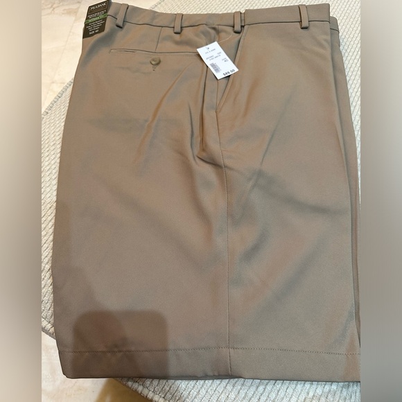Men’s Bundle of Jos.A.Bank dress shorts 2 pairs+ free pair of Izod shorts. S 40 - Picture 2 of 14